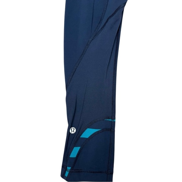 Lululemon Run: Inspire Crop II Leggings Inkwell/Quilt Size 2 - Picture 10 of 12